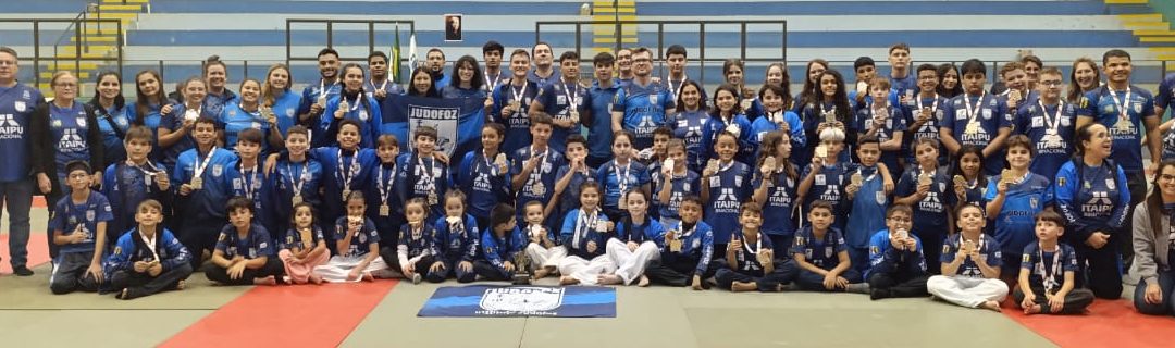 Campeão do Regional Oeste, com 104 alunos participantes.